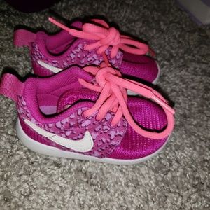 Size 5c baby girl nikes